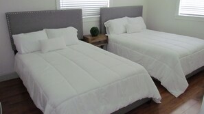 4 bedrooms, Internet, bed sheets, wheelchair access