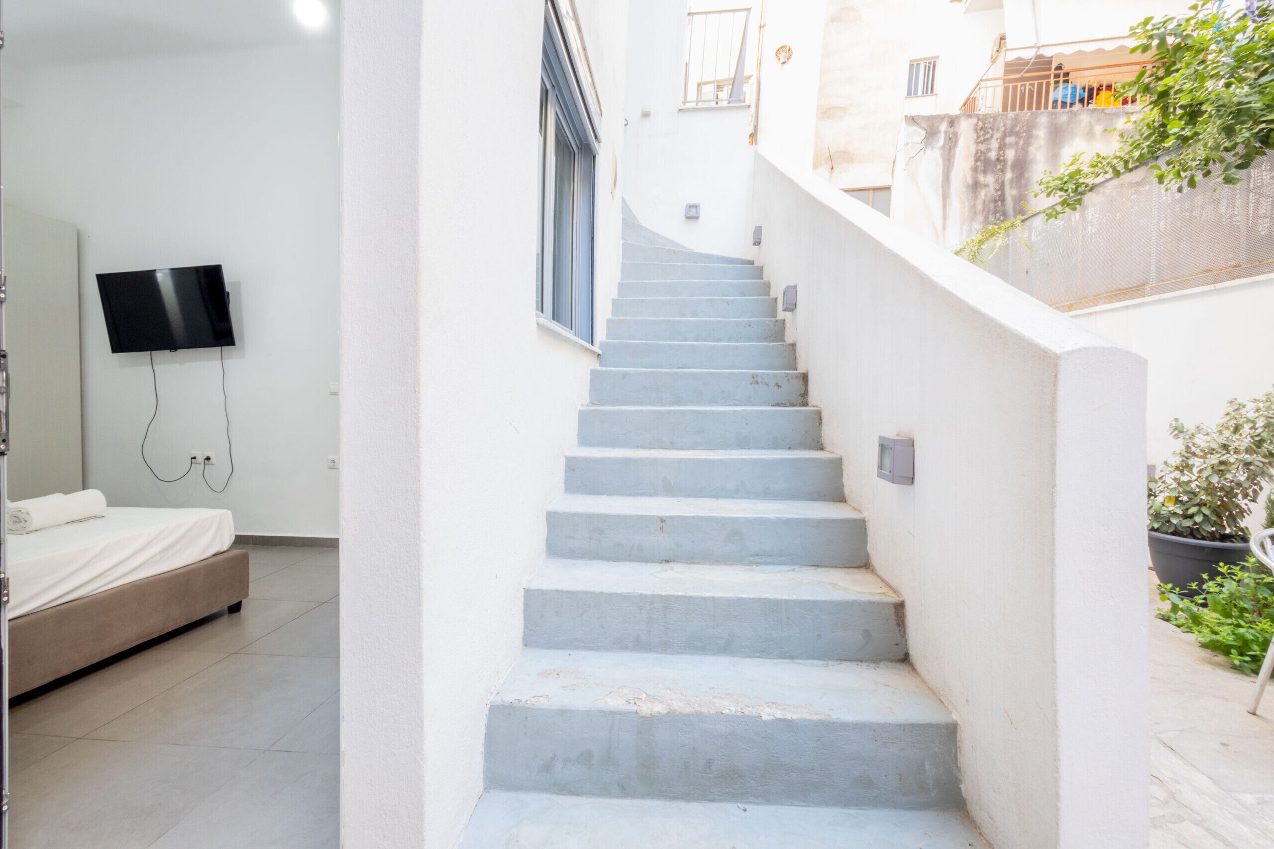 4 bedrooms, iron/ironing board, WiFi (free)