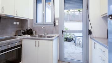 Kühlschrank, Mikrowelle, Ofen, Geschirrspüler