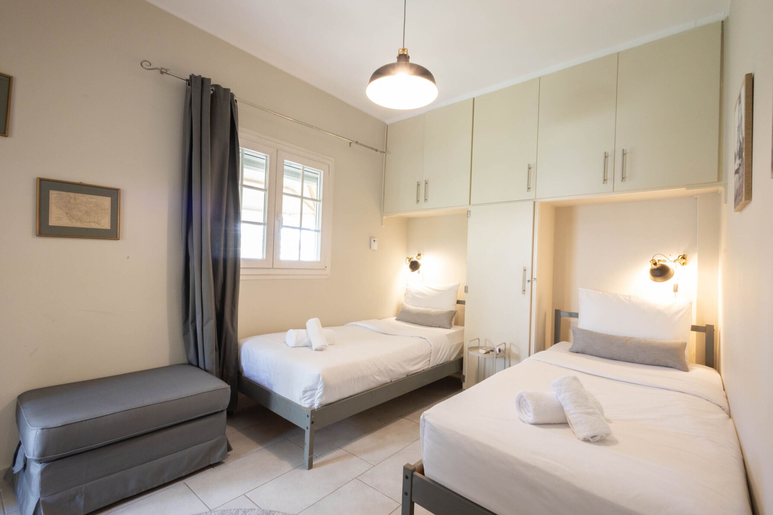 3 slaapkamers, een strijkplank/strijkijzer, gratis wifi, beddengoed