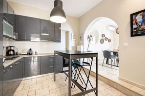 Fridge, microwave, oven, dishwasher