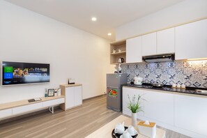 Coffee/tea maker, electric kettle