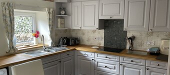 Dunkeld Cottage - ideal for touring the Lake District National Park! WiFi.