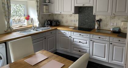 Dunkeld Cottage - ideal for touring the Lake District National Park! WiFi.