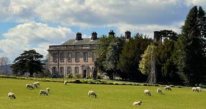 Dunkeld Cottage - ideal for touring the Lake District National Park! WiFi.