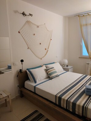 3 bedrooms, iron/ironing board, WiFi, bed sheets -  Near the sea for 4 people Private Outdoor, Free Wi-Fi, Air Conditioning garag (Castiglioncello)