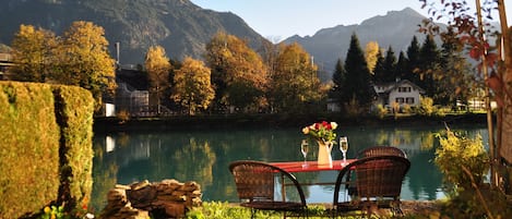 تناول الطعام بالخارج