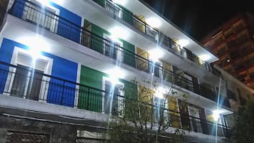 Façade de lâhĂ©bergement - soirĂ©e/nuit