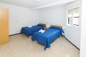 Double room with living room without terrace | Desk, laptop workspace, rollaway beds, free WiFi