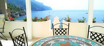 The small castle of the Moors II°, private access to sea, lift, parking