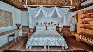 Minibar, desk, iron/ironing board, free WiFi