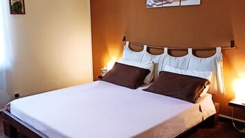 Down comforters, minibar, in-room safe, desk