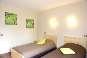 2 bedrooms, individually furnished, iron/ironing board, free WiFi - Village de gîtes les hauts du Gevaudan (Montrodat)