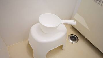 Apartment | Bathroom | Separate tub and shower, deep soaking tub, free toiletries, hair dryer