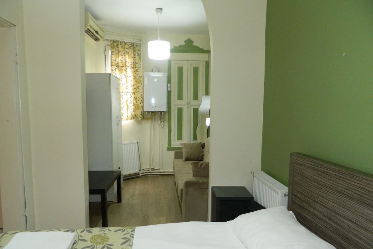 In-room safe, free WiFi