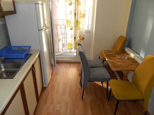 Apartment, Balcony