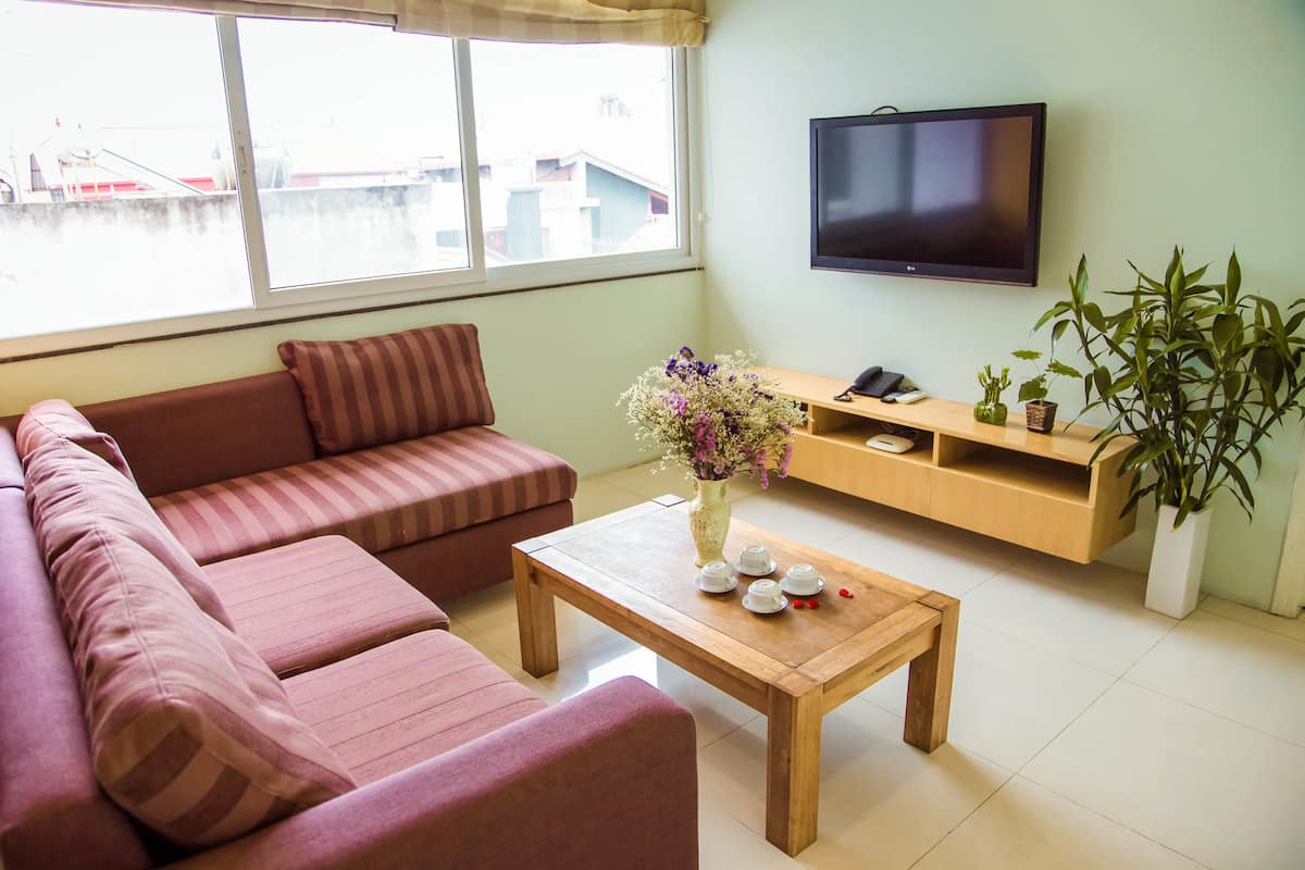 Family Apartment, 2 Bedrooms, Accessible, Smoking | Minibar, desk, rollaway beds, free WiFi