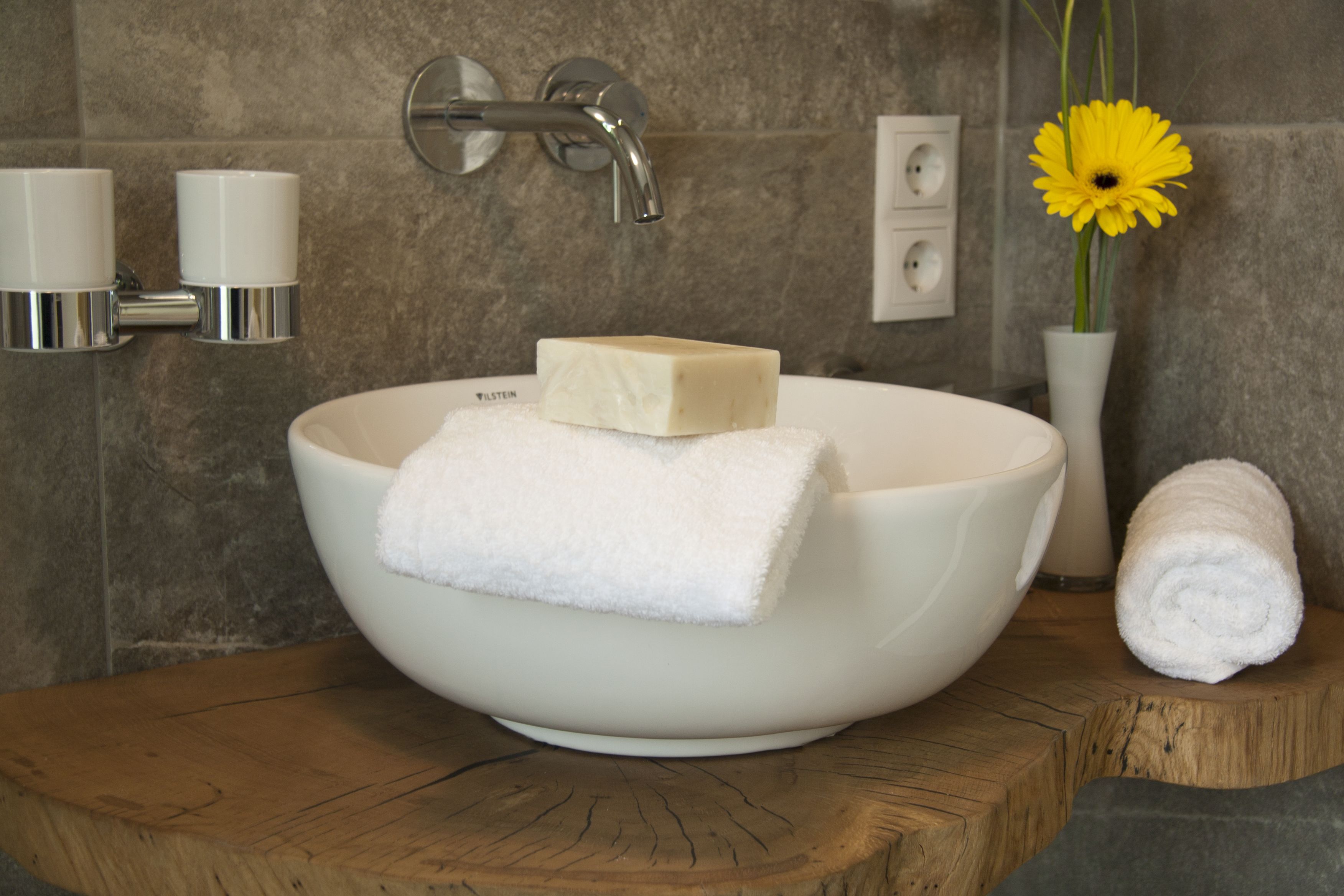 shower, free toiletries, hair dryer, slippers