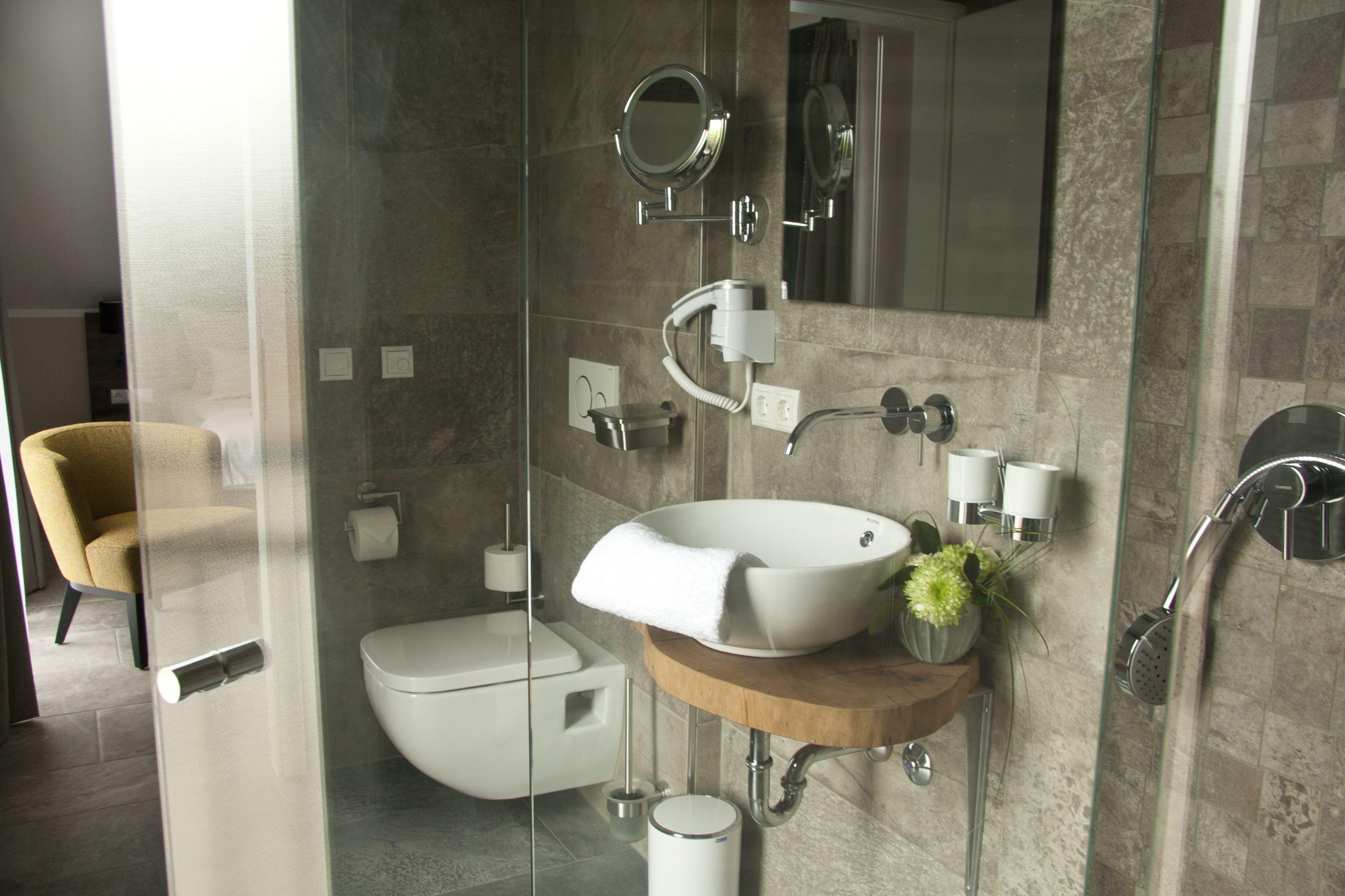 shower, free toiletries, hair dryer, slippers