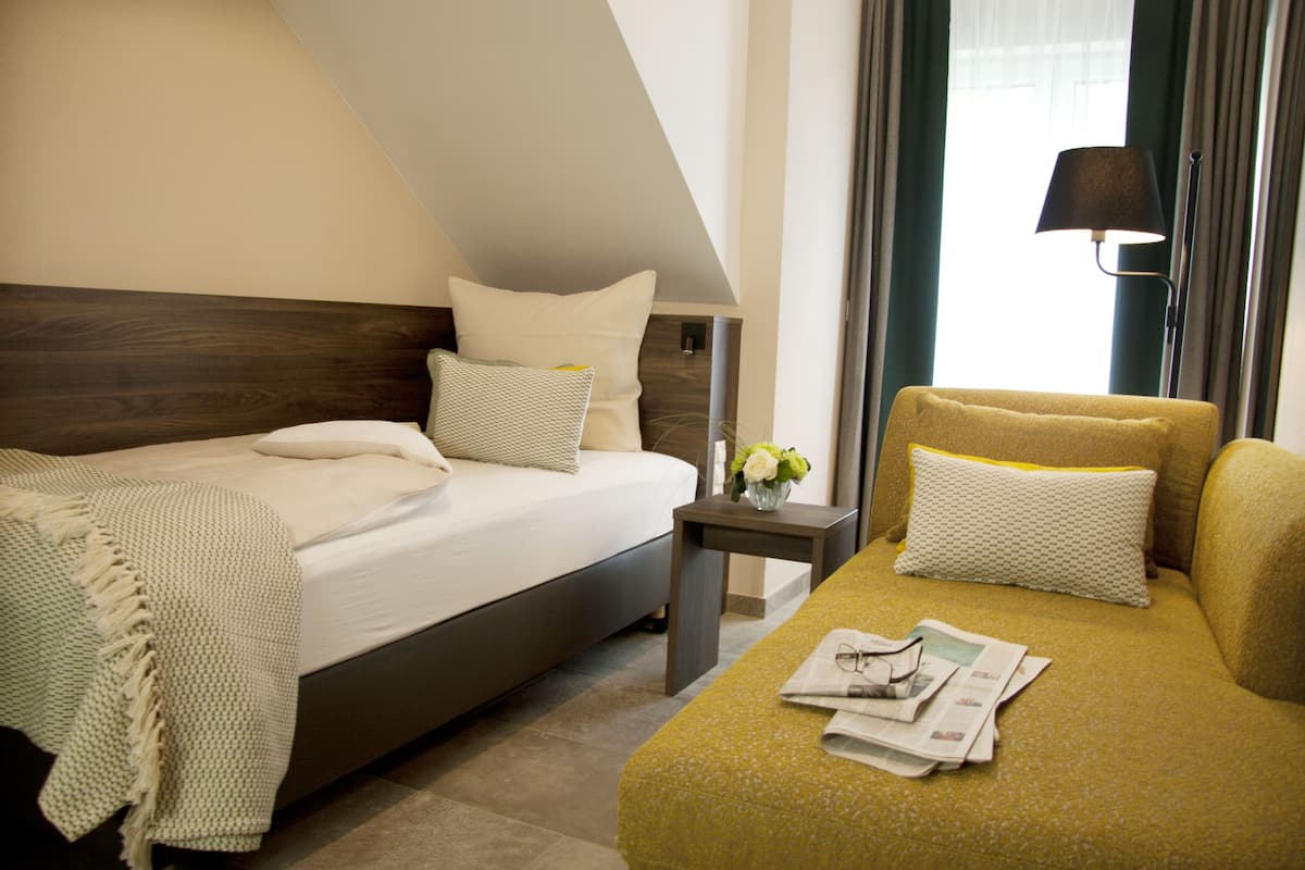 Single Room (air conditioner) | In-room safe, desk, laptop workspace, blackout drapes
