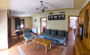 Living area - Apartamentos Rurales El Prado (Pinofranqueado)