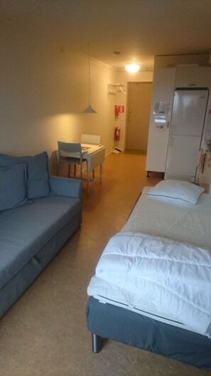 Studio | Blackout drapes, iron/ironing board, free WiFi, bed sheets