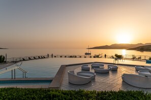 Poolside bar - Hotel Villas Plat (Zupa dubrovacka)