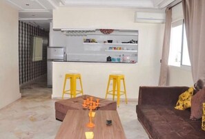Apartment, 2 Bedrooms | Living area