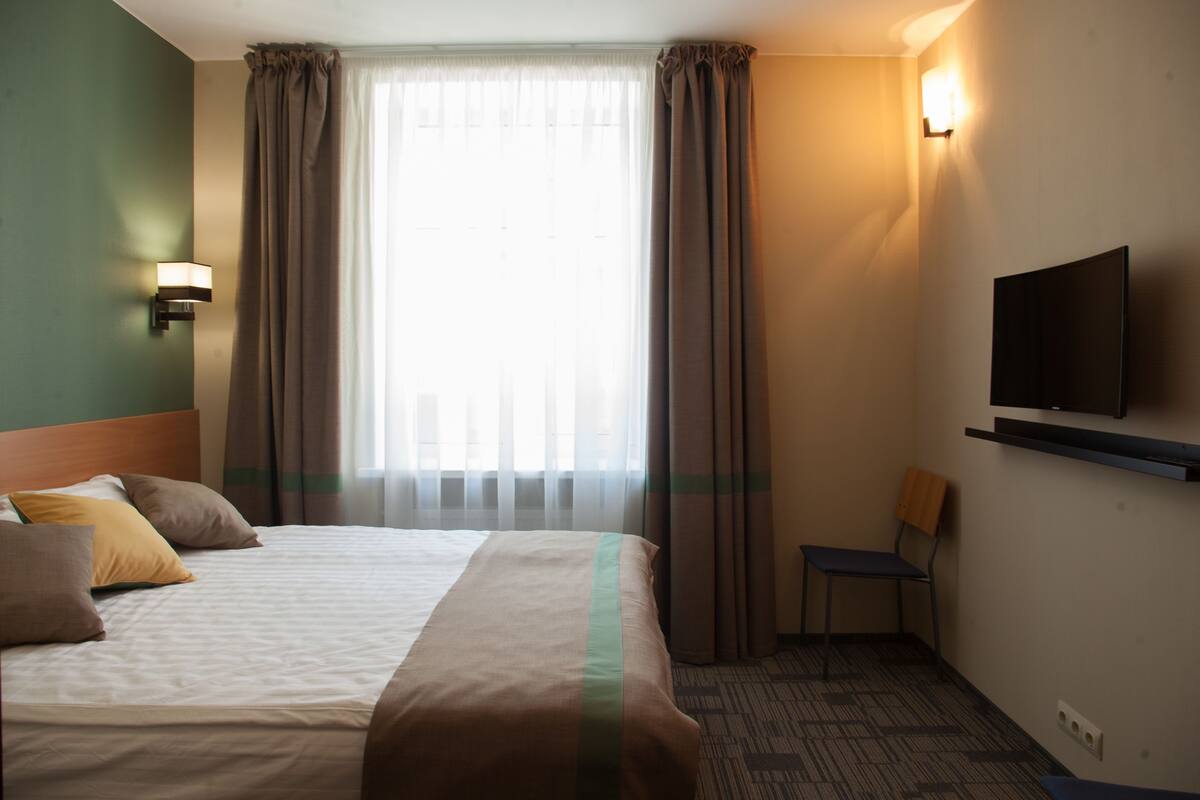 Standard-Doppel- oder -Zweibettzimmer | Zimmersafe, Verdunkelungsvorhänge, schallisolierte Zimmer