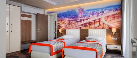 Standard Apartment, Multiple Beds, Kitchenette