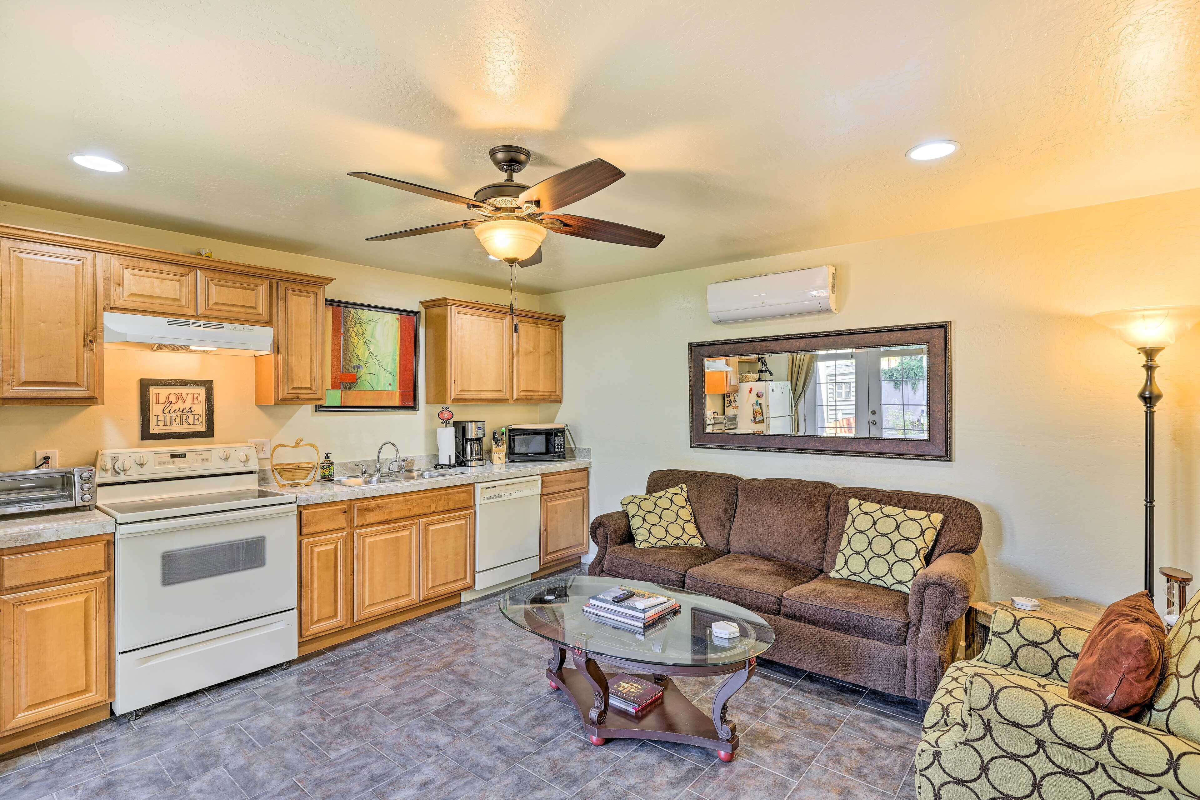 Phoenix Vacation Rental: 2 Mi to Downtown