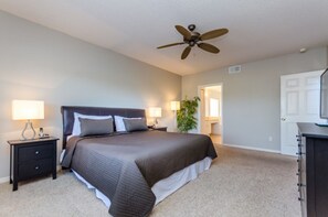 4 bedrooms, iron/ironing board, WiFi, bed sheets