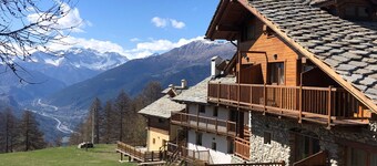 Chalet Clotes per amanti dello sci e della natura