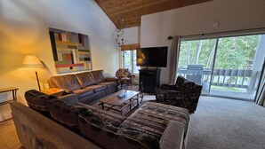 TV, fireplace - Snowcreek Resort Vacation Rental 644 (Mammoth Lakes)