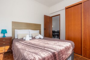 2 Schlafzimmer, Bügeleisen/Bügelbrett, Internetzugang, Bettwäsche