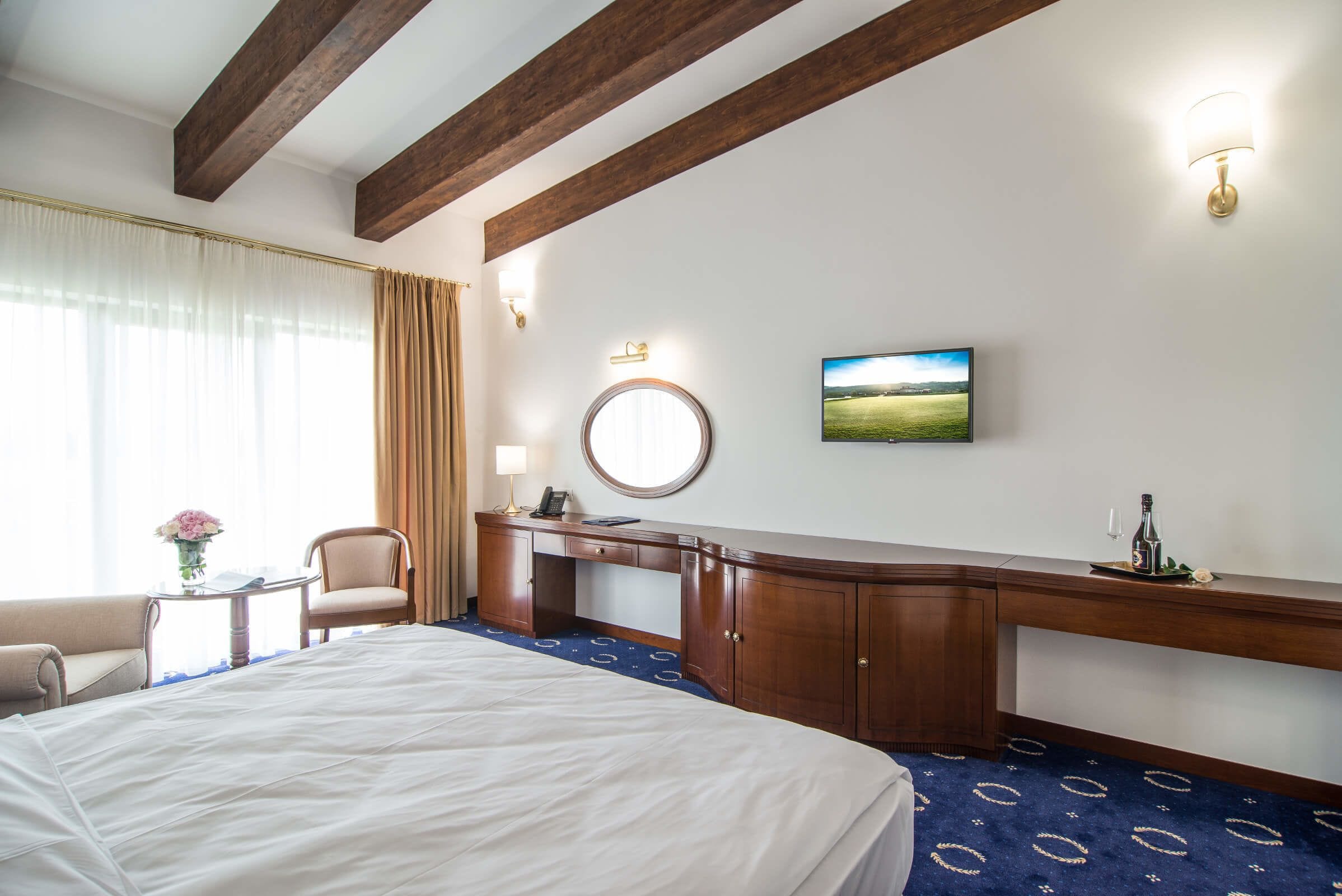 premium bedding, minibar, in-room safe, desk