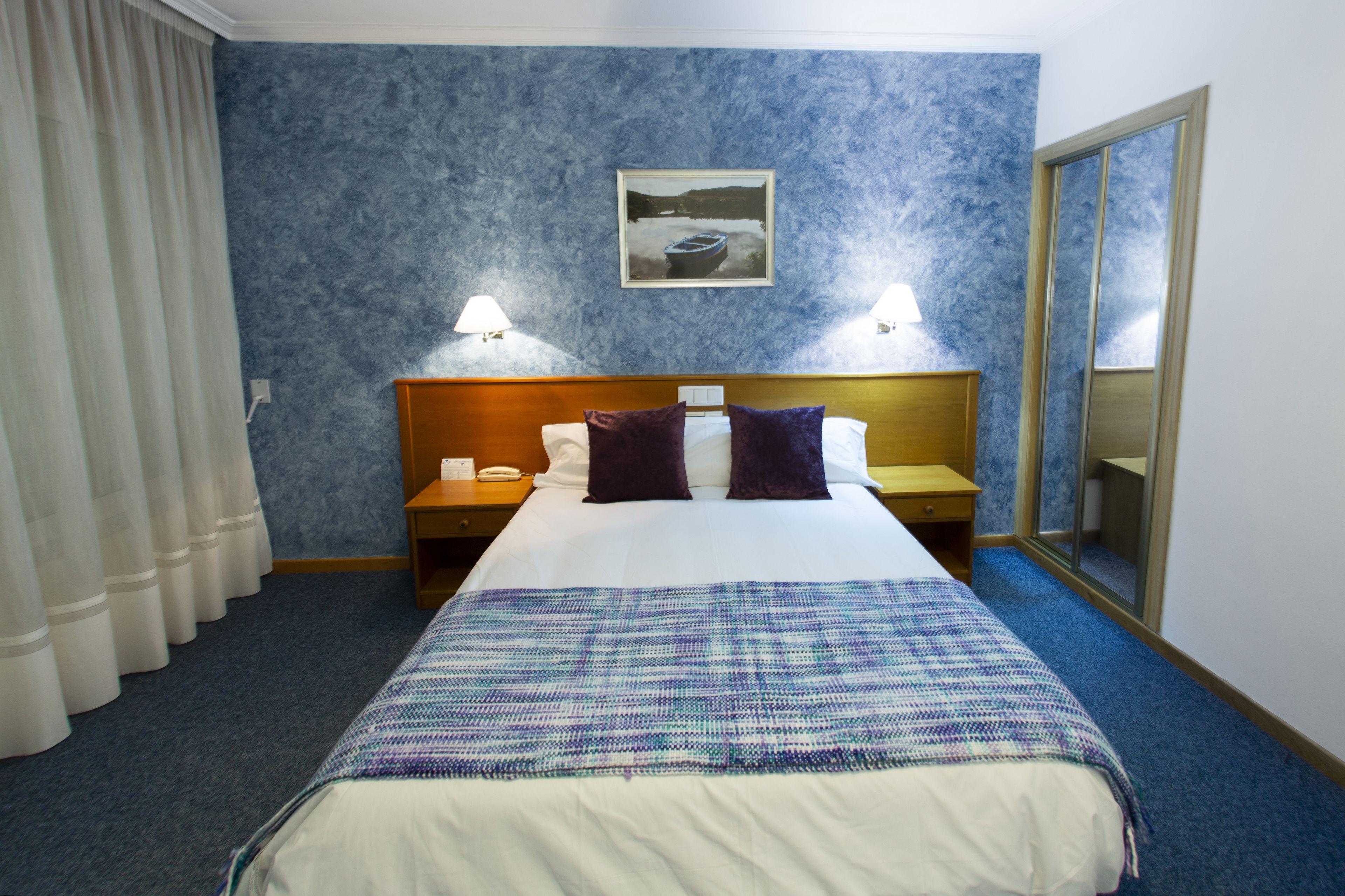 double or twin room | desk, iron/ironing board, free cots/infant beds, free wifi