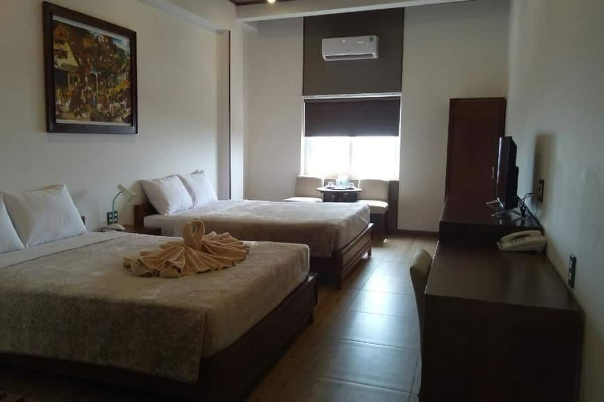 Minibar, bàn, truy cập Internet không dây miễn phí