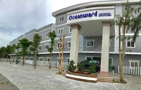 Front of property. Oceanward Hotels & Resorts