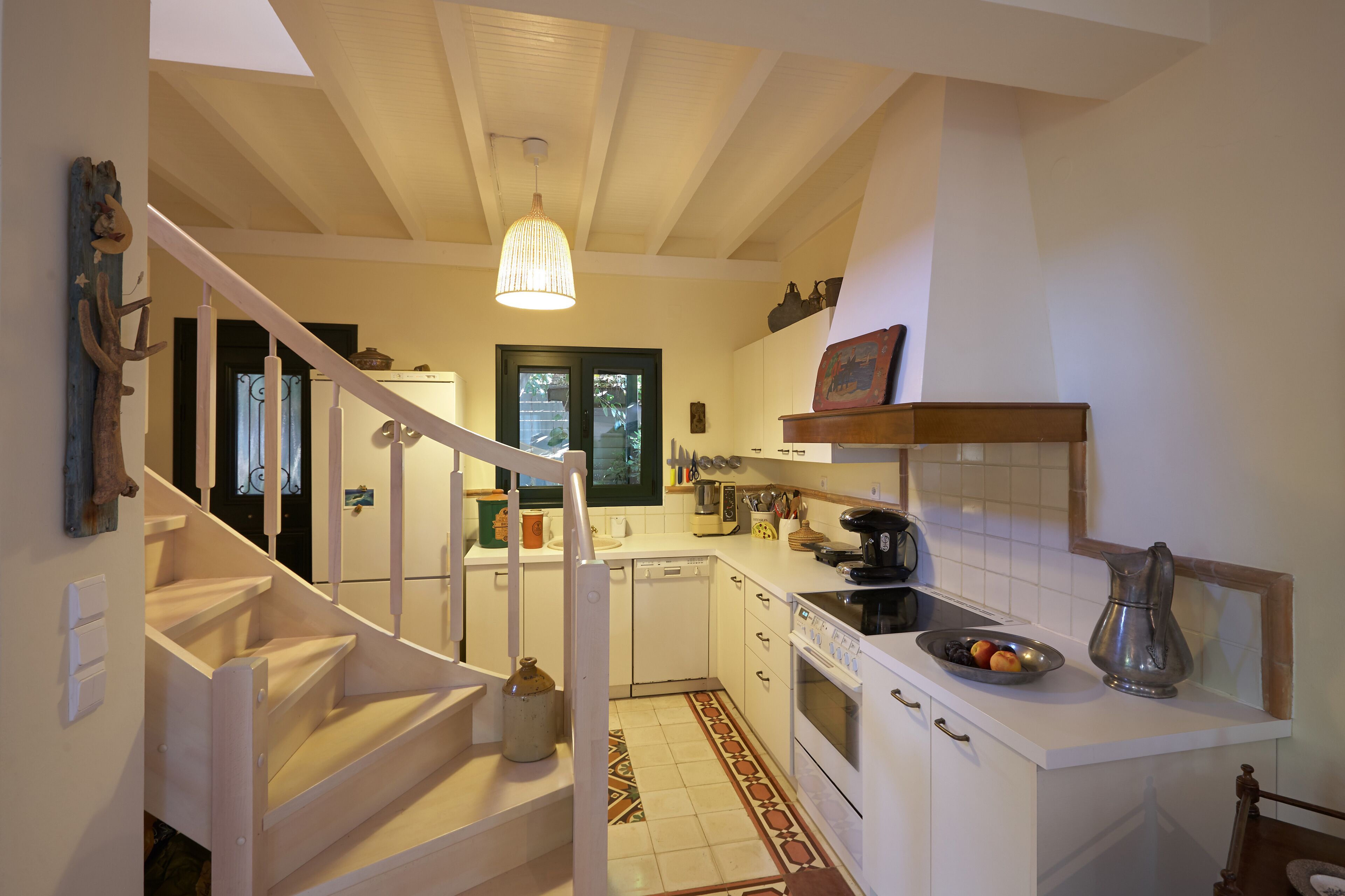 Fridge, oven, dishwasher, coffee/tea maker
