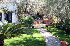 Property grounds - Villa with private pool and panoramic terrace sea view (Massa Lubrense)