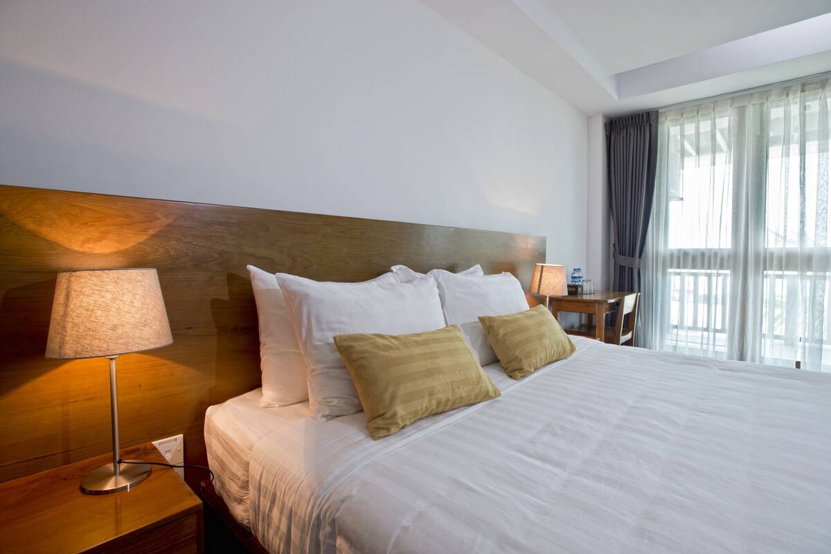 Minibar, in-room safe, desk, blackout curtains