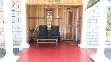 2 chambres, coffres-forts dans les chambres, décoration personnalisée