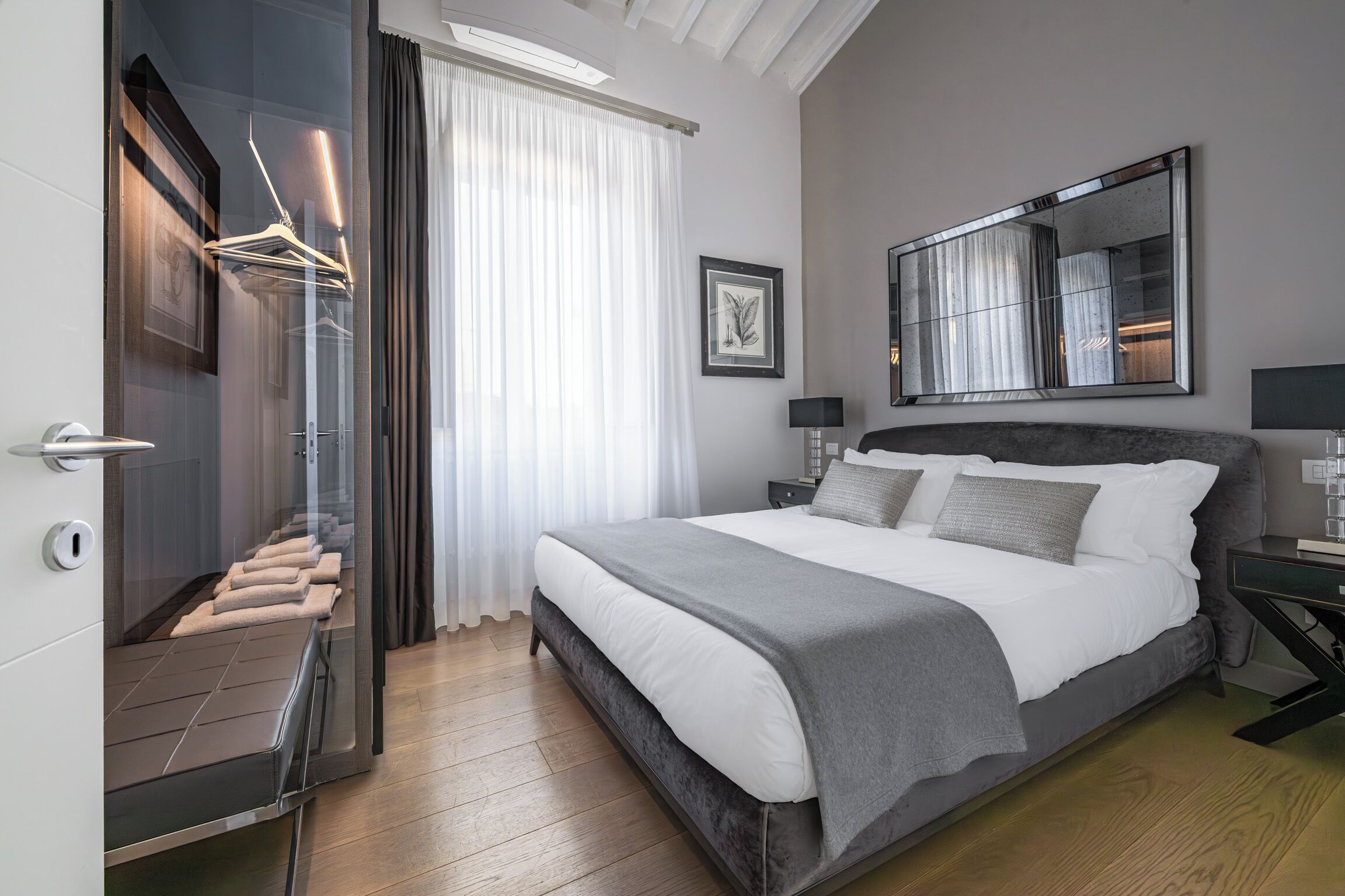 3 bedrooms, in-room safe, iron/ironing board, WiFi
