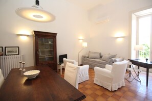 Fernseher, Stereoanlage