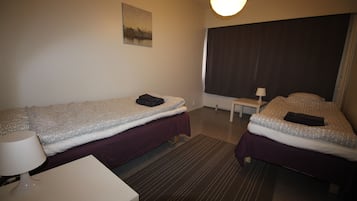 Căn hộ dành cho gia đình, 3 phòng ngủ | 1 phòng ngủ, bàn, bàn ủi/dụng cụ ủi quần áo