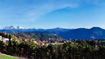 Chambre Classique avec lits jumeaux, vue montagne | Balcon