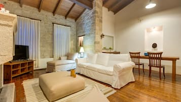 Villa | Wohnbereich | LCD-Fernseher