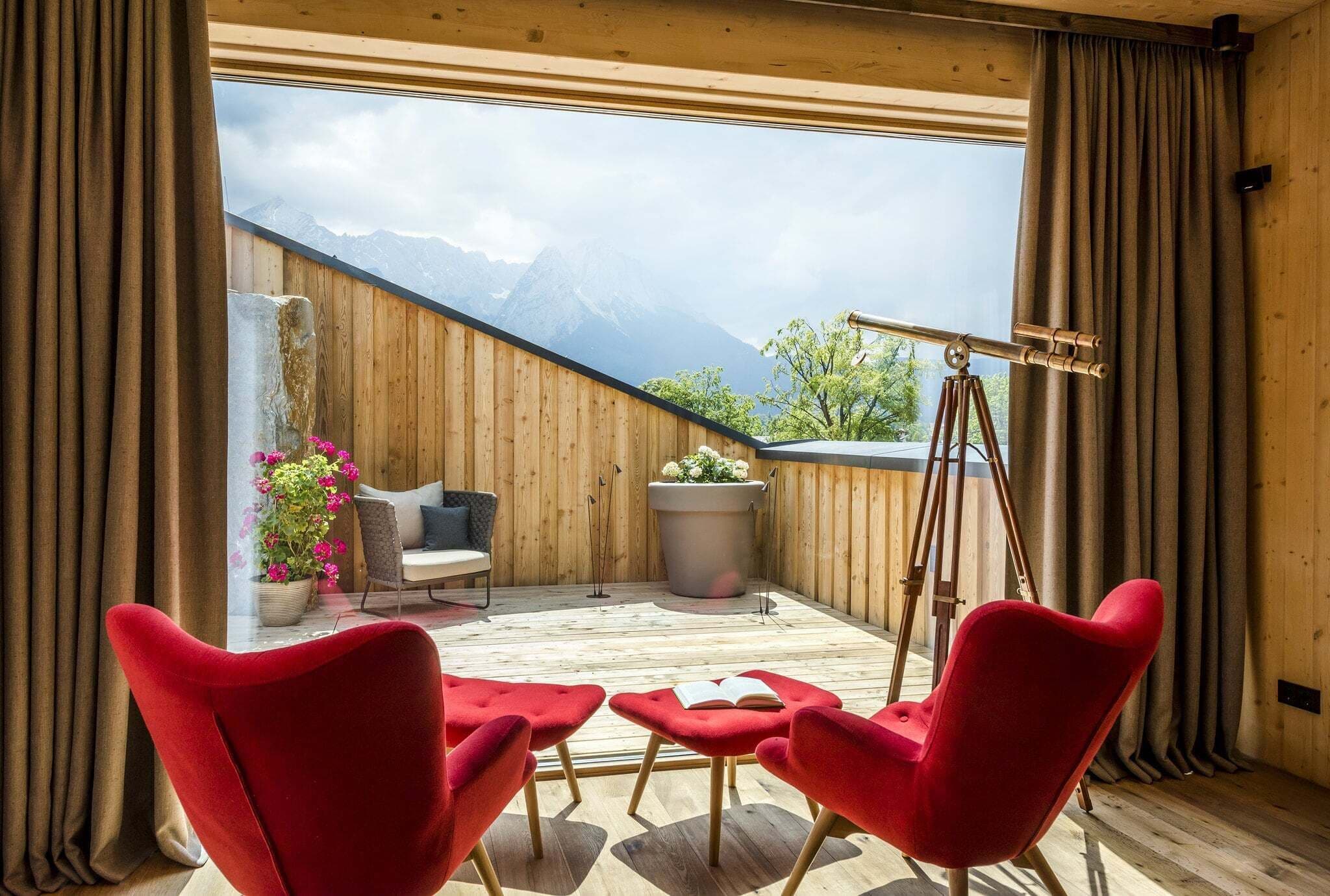 Phòng Suite, phòng tắm hơi ( Top ) | Khu phòng khách | TV 