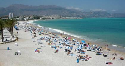 đ Spacious 3-room apartment in a luxury building, 150m beach, internetđ